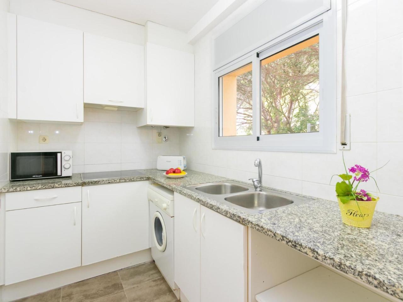 Apartment Velazquez-4 By Interhome Roses Exterior photo